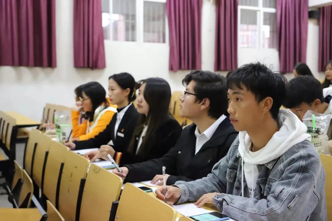 歌颂时代楷模,争做时代新人6.jpg 歌颂时代楷模,争做时代新人6.jpg