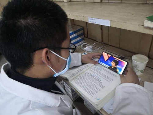 云南经济管理学院医学院党总支组织收看 张桂梅思政大讲堂首场报告会 第 8 张 云南经济管理学院医学院党总支组织收看 张桂梅思政大讲堂首场报告会 第 8 张