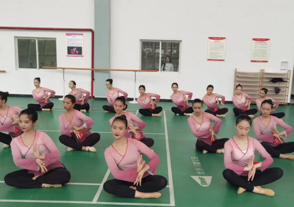 o.png 学院动态|云南经济管理学院舞蹈专业课期末考试活动 第 5 张