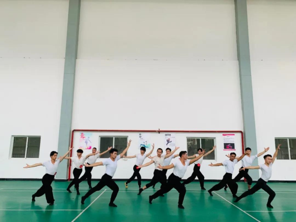 【.png 学院动态|云南经济管理学院舞蹈专业课期末考试活动 第 7 张