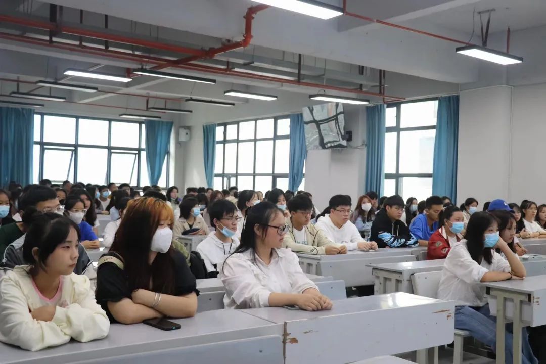 开学第一课|2022级新生入学教育,与新生零距离交流 第 4 张 开学第一课|2022级新生入学教育,与新生零距离交流 第 4 张