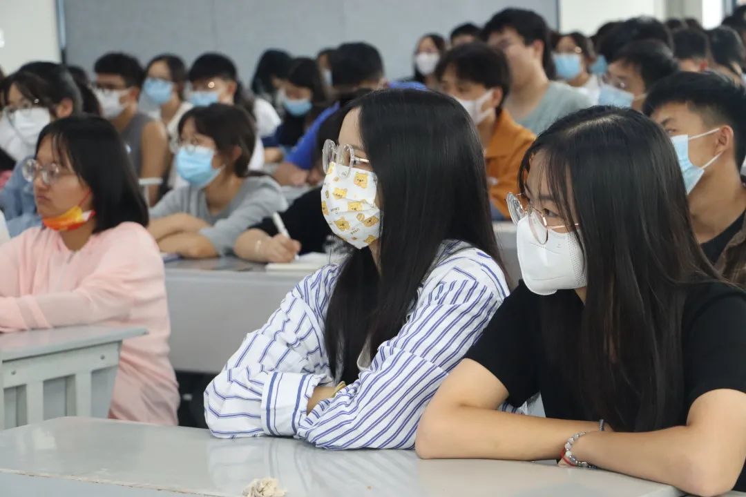 开学第一课|2022级新生入学教育,与新生零距离交流 第 6 张 开学第一课|2022级新生入学教育,与新生零距离交流 第 6 张