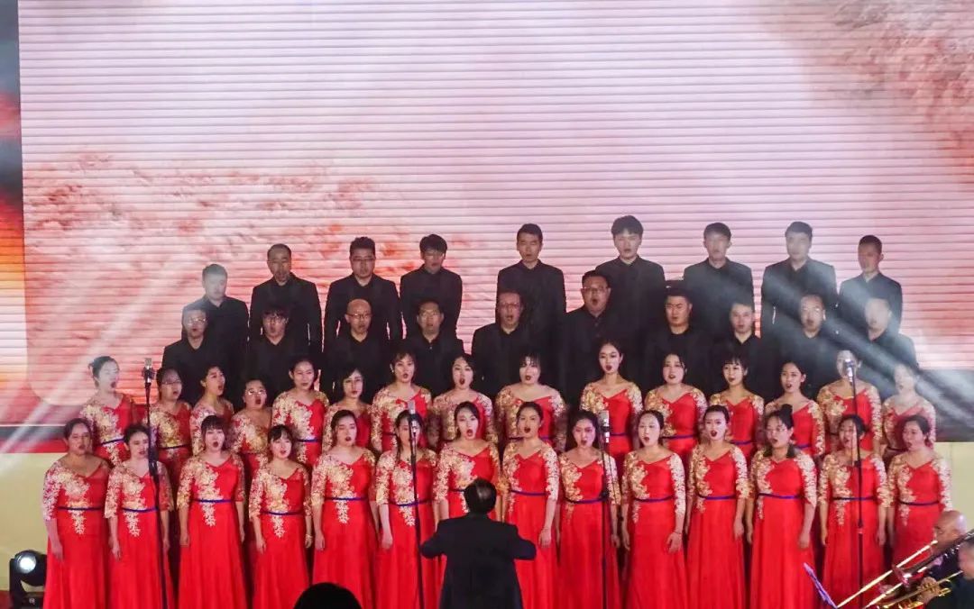 【创美艺传】云南经济管理学院教职工合唱比赛暨30周年校庆活动圆满结束 第 4 张 【创美艺传】云南经济管理学院教职工合唱比赛暨30周年校庆活动圆满结束 第 4 张