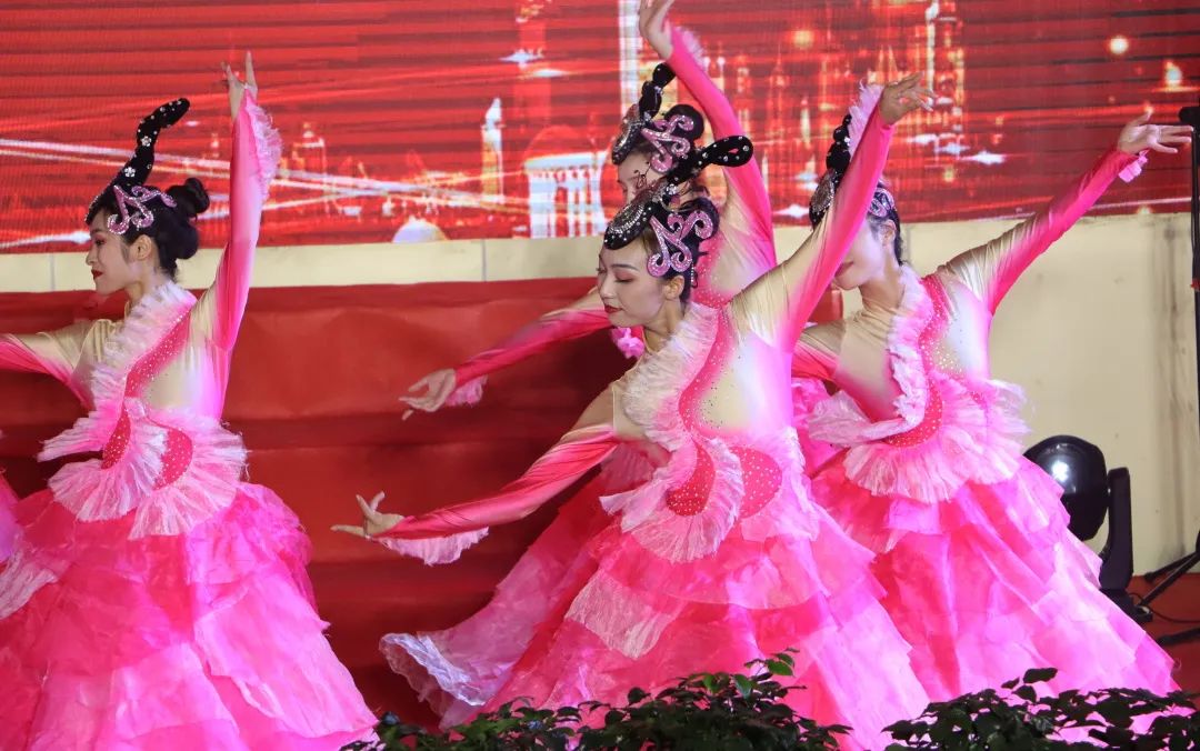 【创美艺传】云南经济管理学院教职工合唱比赛暨30周年校庆活动圆满结束 第 8 张 【创美艺传】云南经济管理学院教职工合唱比赛暨30周年校庆活动圆满结束 第 8 张