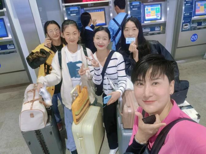 【实习专栏】以行践知,蓄势待发—— 艺术与传媒学院舞蹈专业毕业生赴河口实习 第 2 张 【实习专栏】以行践知,蓄势待发—— 艺术与传媒学院舞蹈专业毕业生赴河口实习 第 2 张