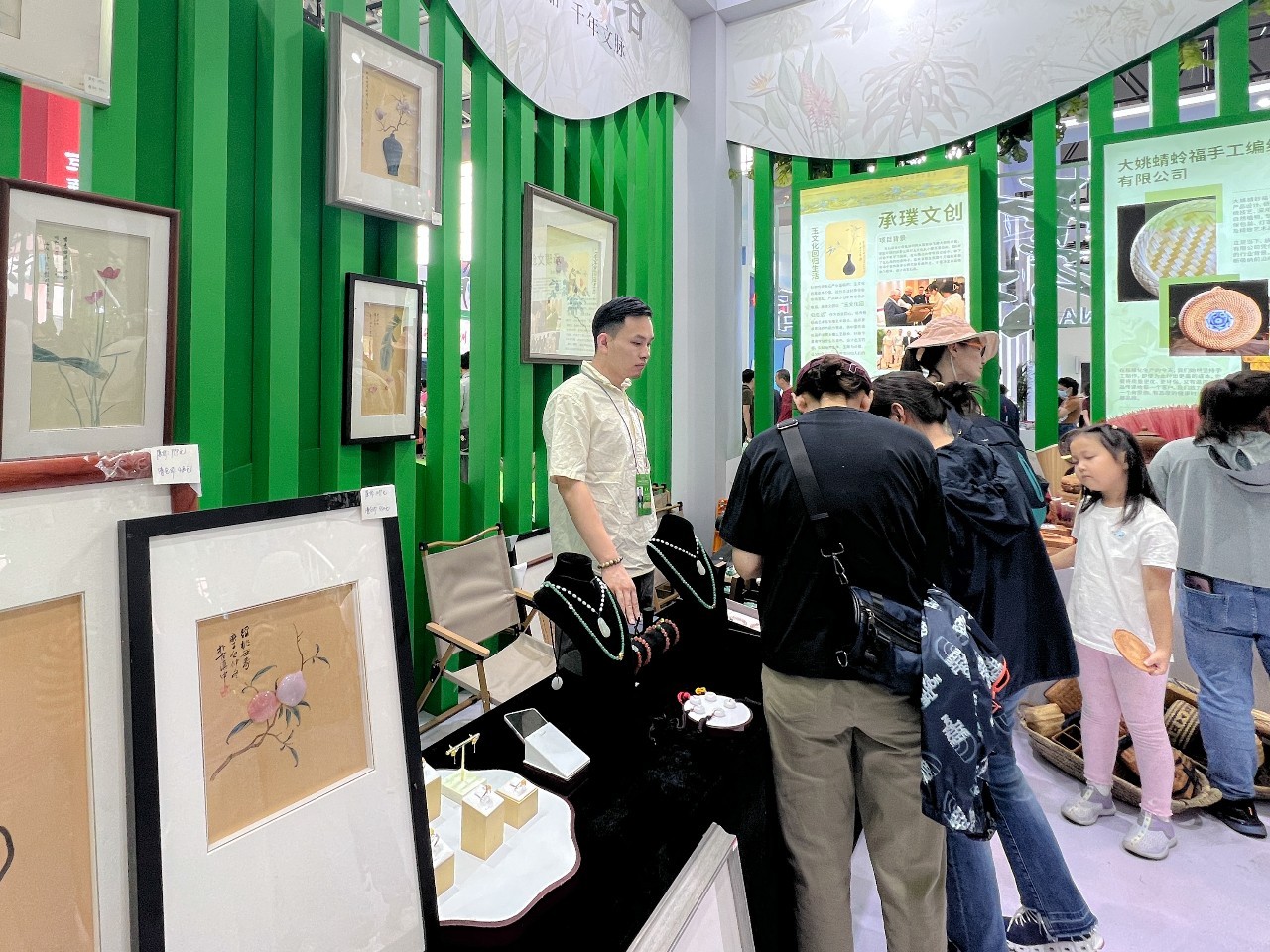 走出云南 走向世界|云经管大学生孵化创业项目参加第四届中国—蒙古国博览会 第 7 张 走出云南 走向世界|云经管大学生孵化创业项目参加第四届中国—蒙古国博览会 第 7 张