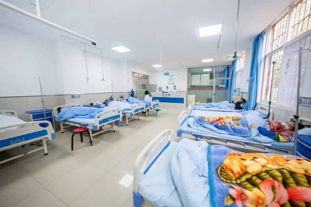云南经济管理学院安宁校区医院暨医学院实习实训基地揭牌! 第 17 张 云南经济管理学院安宁校区医院暨医学院实习实训基地揭牌! 第 17 张