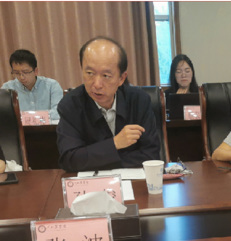 3.孙校介绍医学院.jpg.png