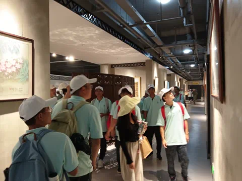学生工作周报(第10期) 第 20 张 学生工作周报(第10期) 第 20 张