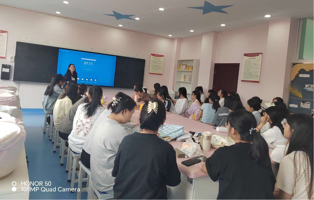 学生工作周报(第10期) 第 15 张 学生工作周报(第10期) 第 15 张