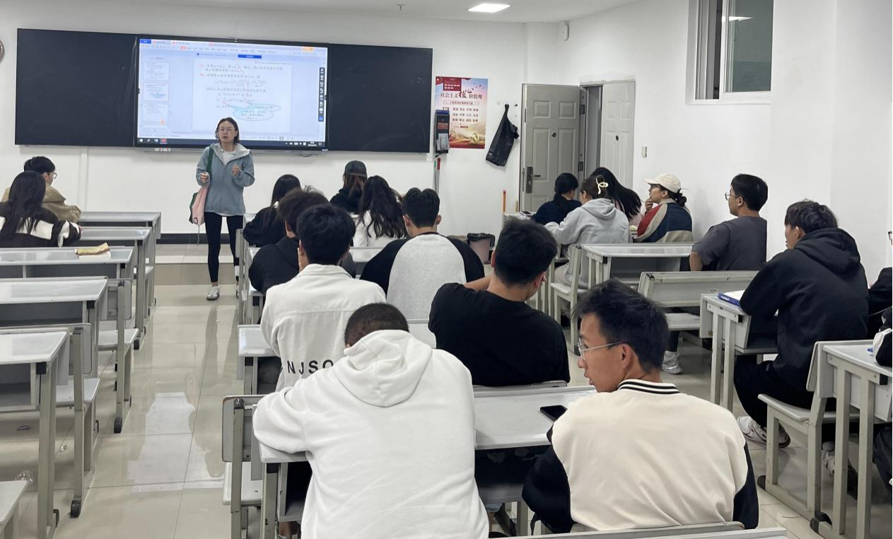 学生工作周报(第10期) 第 7 张 学生工作周报(第10期) 第 7 张
