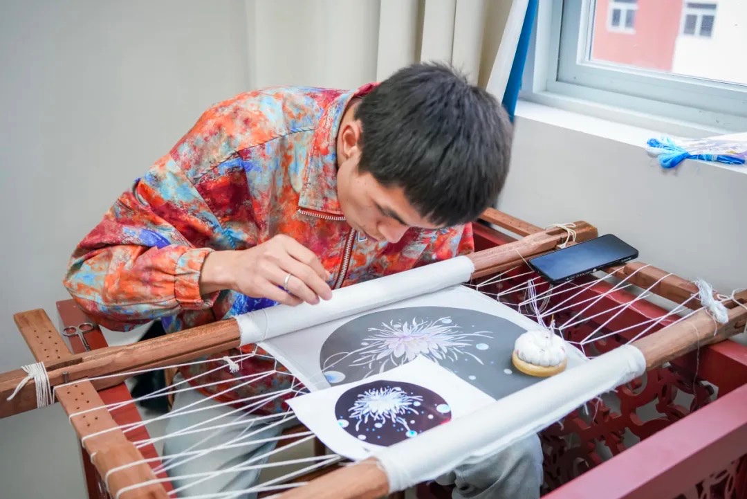 上课要用绣花针?这堂课由非遗传承人亲自讲授! 第 8 张 上课要用绣花针?这堂课由非遗传承人亲自讲授! 第 8 张