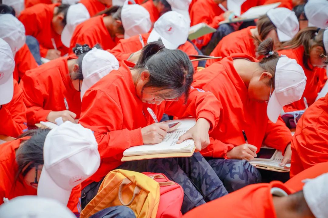 点燃爱国情!李继才将军带领经管学子重温党史,共筑强国梦 第 9 张 点燃爱国情!李继才将军带领经管学子重温党史,共筑强国梦 第 9 张