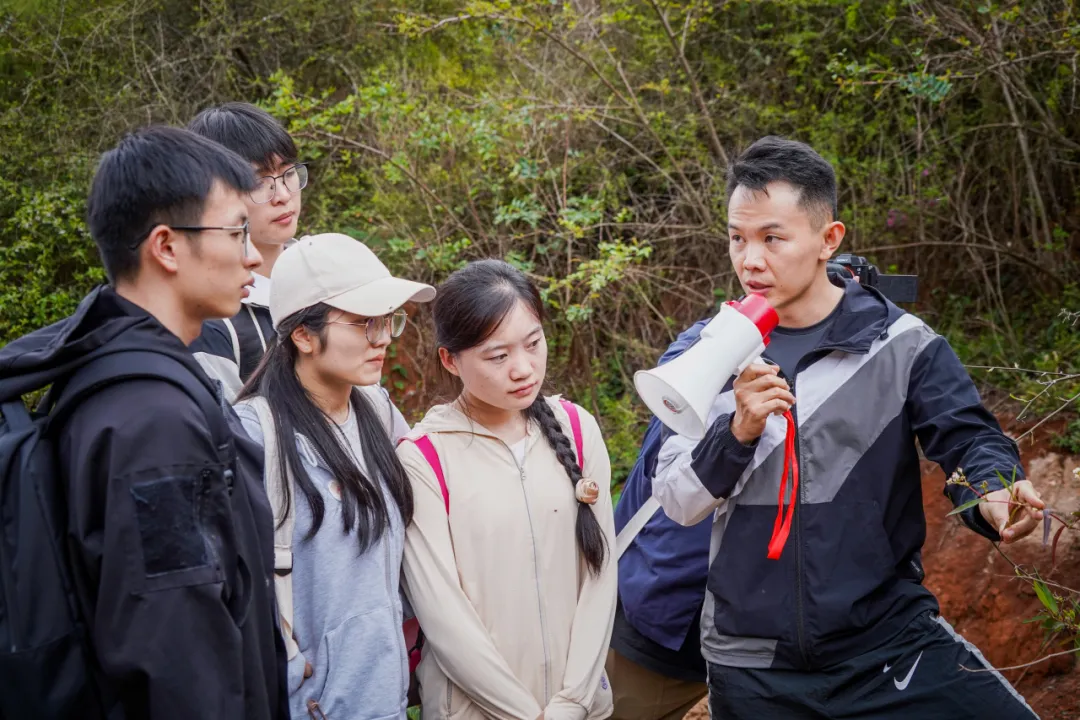把课堂搬进山间,他们还带回来这些东西... 第 2 张 把课堂搬进山间,他们还带回来这些东西... 第 2 张