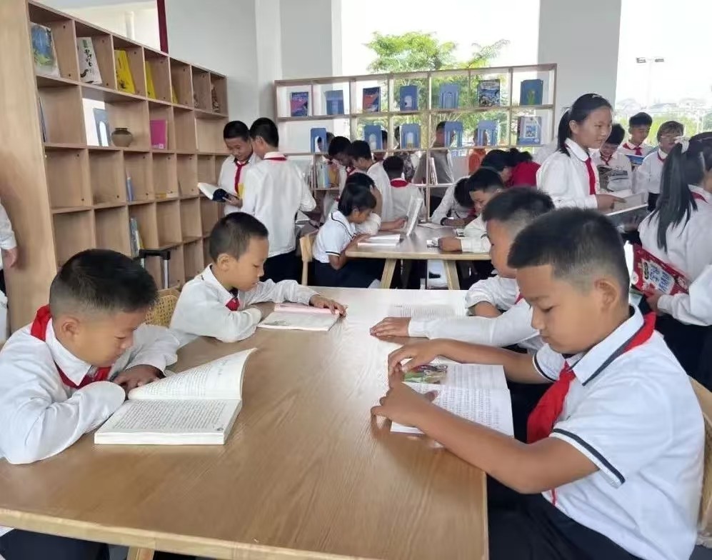 聚焦!云经管为勐海县第一小学捐赠书屋 第 3 张 聚焦!云经管为勐海县第一小学捐赠书屋 第 3 张