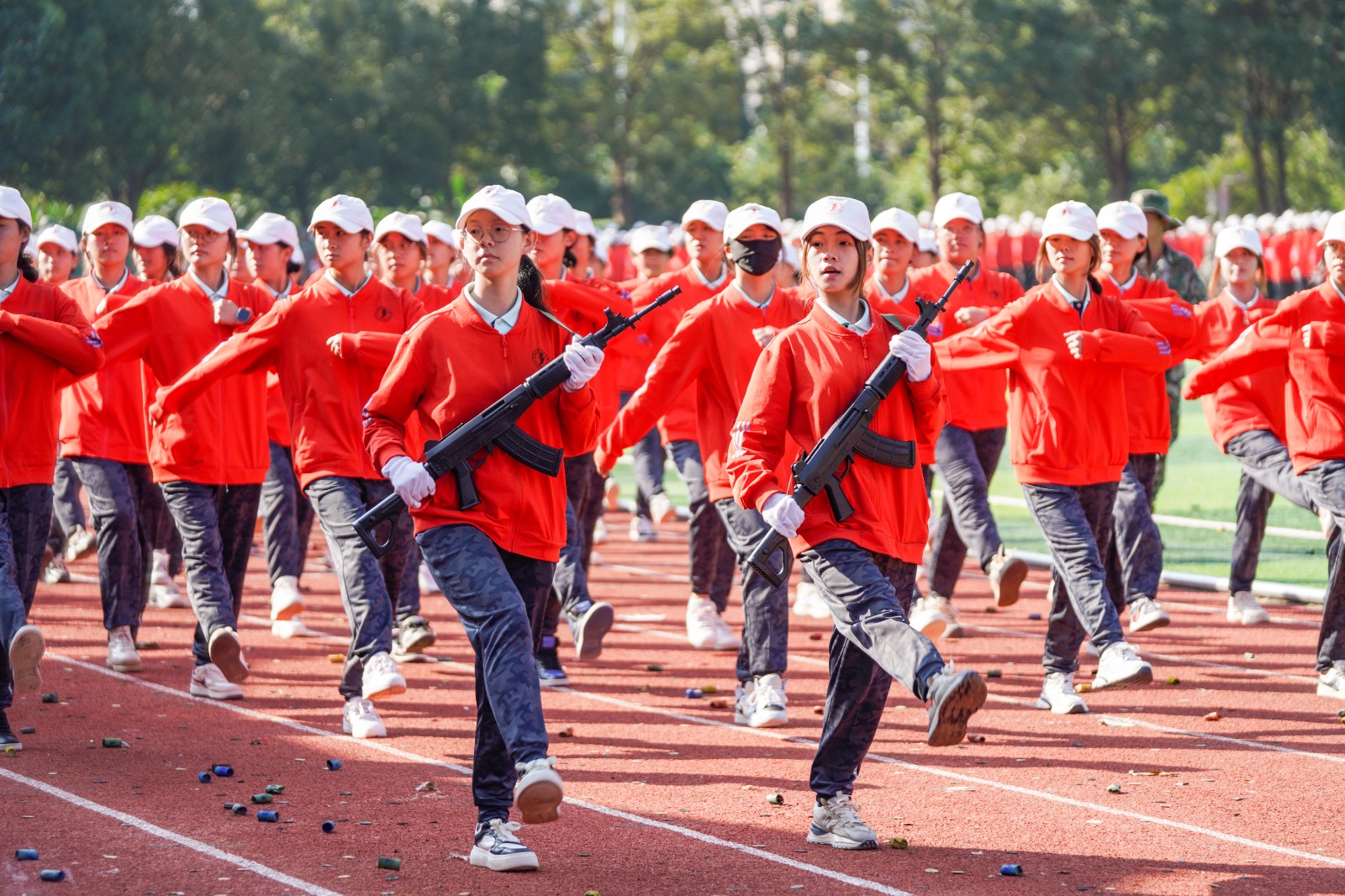 云经管2024级新生开学典礼暨军事课结课仪式隆重举行 第 7 张 云经管2024级新生开学典礼暨军事课结课仪式隆重举行 第 7 张