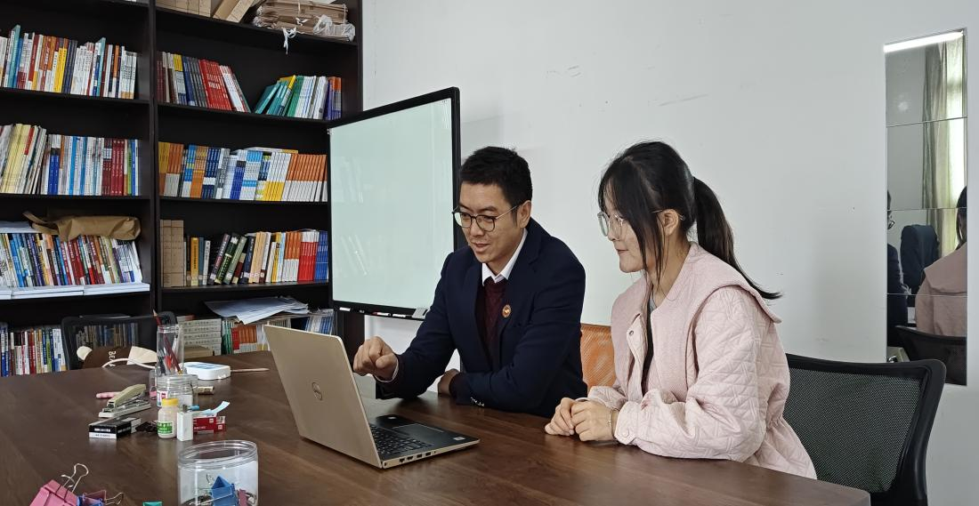 全省第二!经管学子在云南省第九届 “学宪法 讲宪法”决赛中斩获佳绩 第 2 张 全省第二!经管学子在云南省第九届 “学宪法 讲宪法”决赛中斩获佳绩 第 2 张