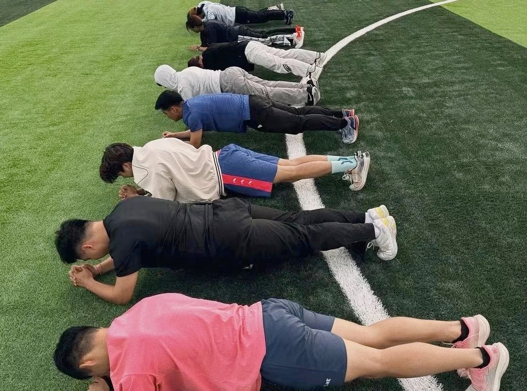 走出国门!经管女藤冠军!! 第 11 张 走出国门!经管女藤冠军!! 第 11 张