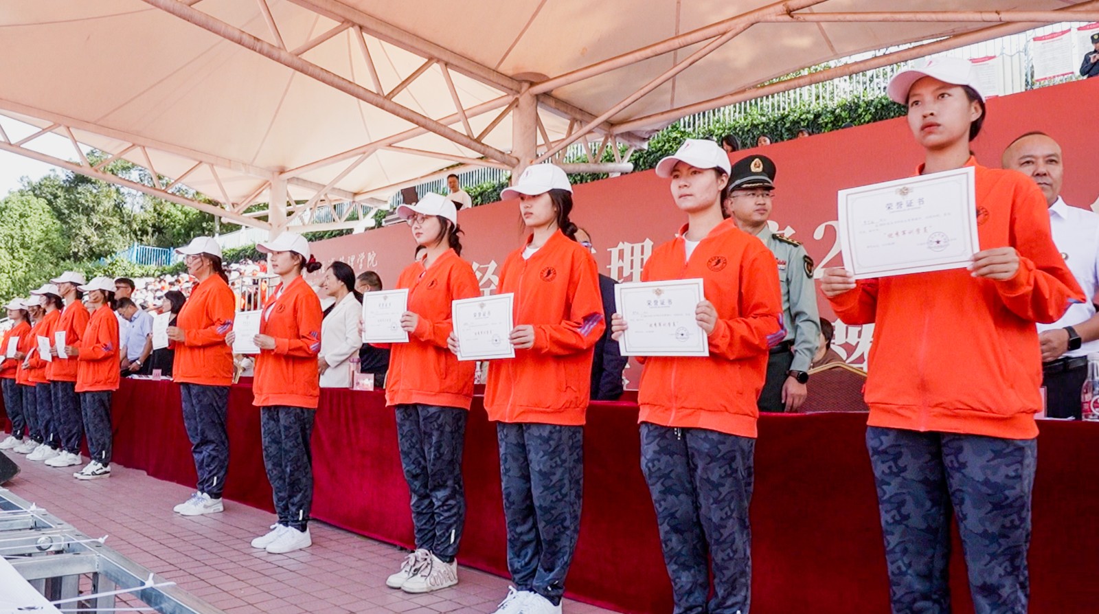 云经管2024级新生开学典礼暨军事课结课仪式隆重举行 第 18 张 云经管2024级新生开学典礼暨军事课结课仪式隆重举行 第 18 张