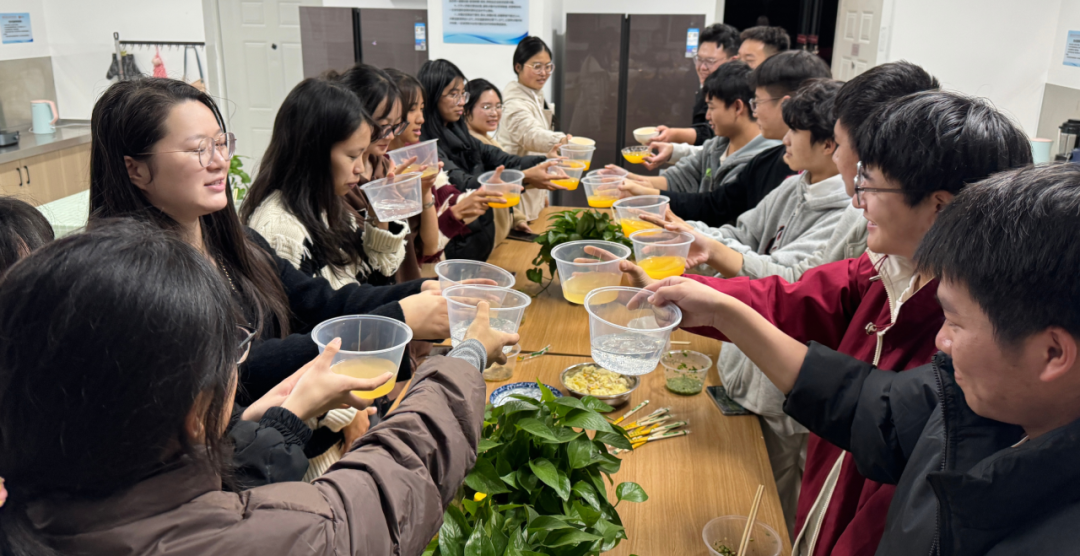 一站式学生社区 | 智慧社区开展“寓你一起、饺香四溢”包饺子劳动教育体验活动 第 4 张