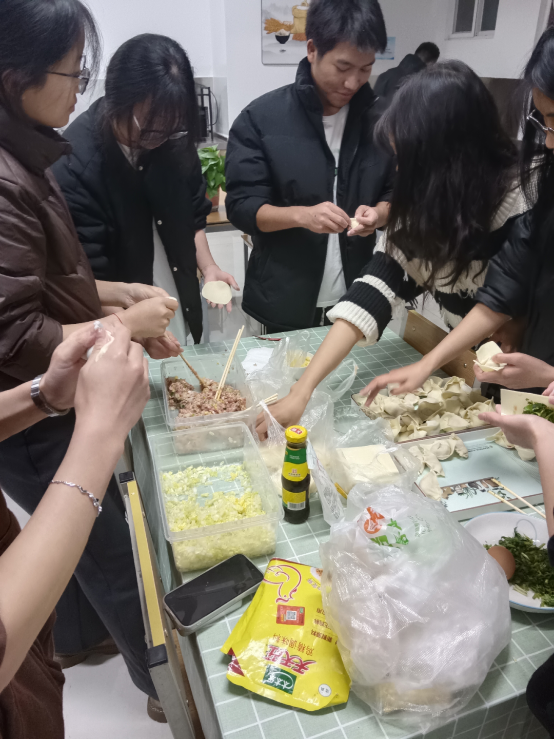 一站式学生社区 | 智慧社区开展“寓你一起、饺香四溢”包饺子劳动教育体验活动 第 3 张