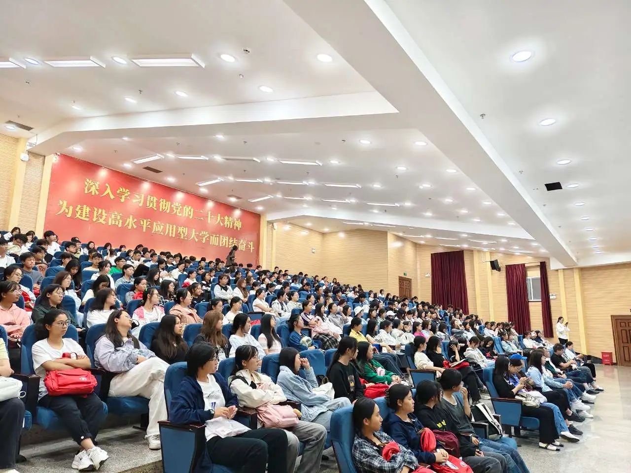 学院资讯 | 智慧启航:大一新生助理会计师考试及培训宣讲顺利举行 第 3 张 学院资讯 | 智慧启航:大一新生助理会计师考试及培训宣讲顺利举行 第 3 张
