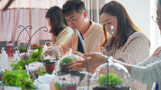 捧在手心的小森林,看得见的向往 ——云南经济管理学院教职工苔藓微景观DIY活动 第 3 张 捧在手心的小森林,看得见的向往 ——云南经济管理学院教职工苔藓微景观DIY活动 第 3 张