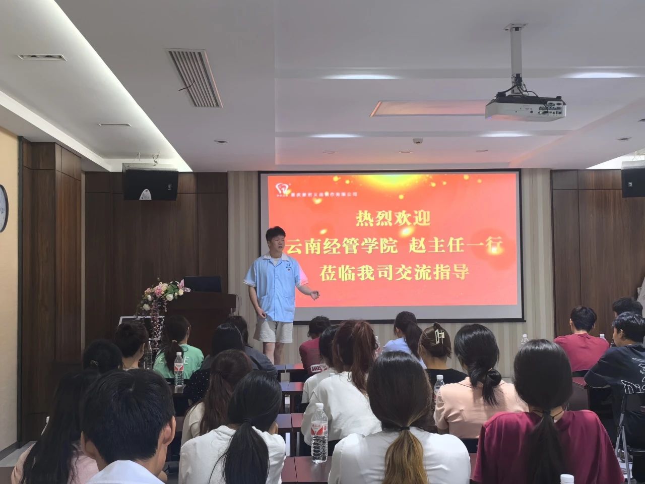匠心筑梦,实践启航—口腔医学技术专业开展暑期社会实践活动 第 6 张 匠心筑梦,实践启航—口腔医学技术专业开展暑期社会实践活动 第 6 张
