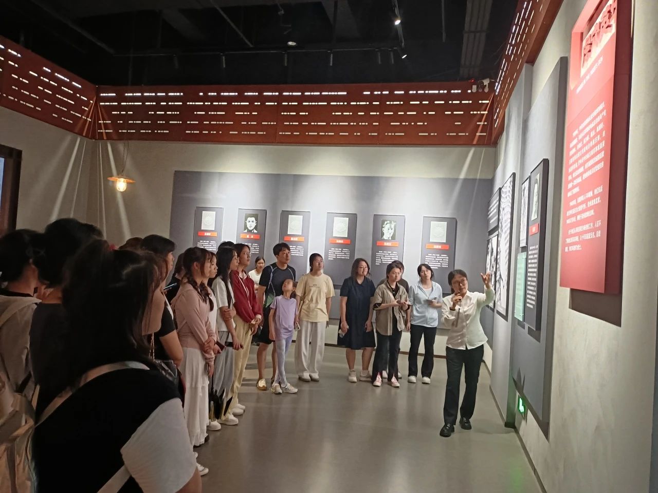 匠心筑梦,实践启航—口腔医学技术专业开展暑期社会实践活动 第 12 张 匠心筑梦,实践启航—口腔医学技术专业开展暑期社会实践活动 第 12 张