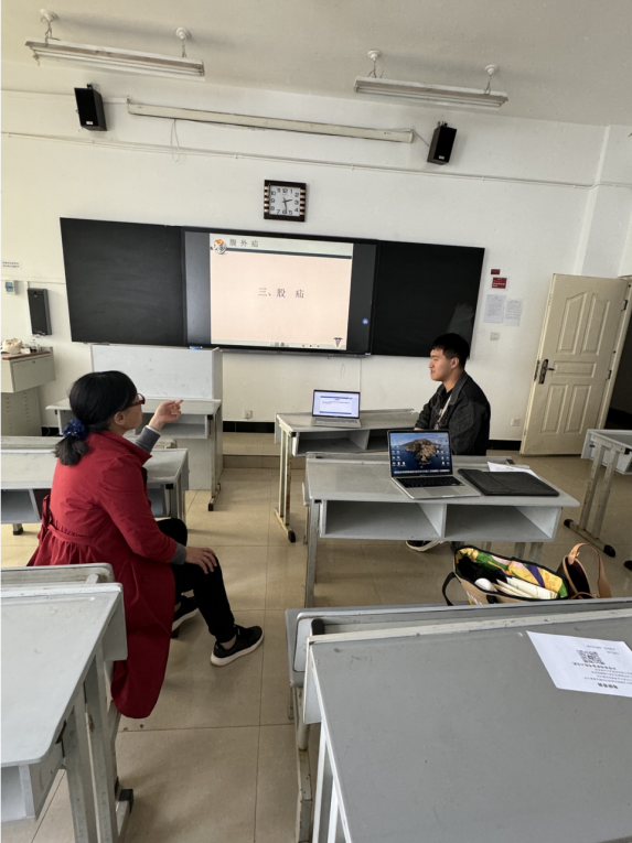 临床类课程组稳步推进2023-2024下学期“精彩一课” 教学活动,促进医学教育质量持续提升 第 6 张 临床类课程组稳步推进2023-2024下学期“精彩一课” 教学活动,促进医学教育质量持续提升 第 6 张