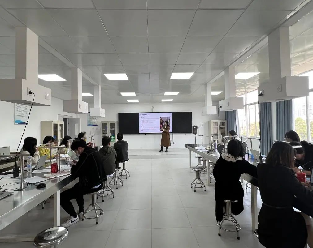 康复治疗学专业组织开展“精彩一课”教学活动 第 1 张 康复治疗学专业组织开展“精彩一课”教学活动 第 1 张