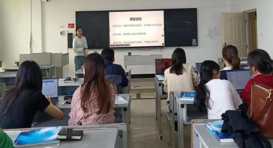 口腔医学技术专业开展“课程思政”示范案例教学大赛选拔活动 第 3 张 口腔医学技术专业开展“课程思政”示范案例教学大赛选拔活动 第 3 张