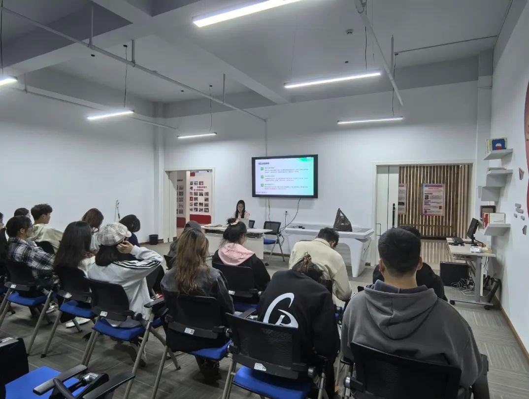 资助育人|2025年“筑梦经管·励学坊”之校内勤工助学技能提升营第五期顺利开展 第 3 张 资助育人|2025年“筑梦经管·励学坊”之校内勤工助学技能提升营第五期顺利开展 第 3 张