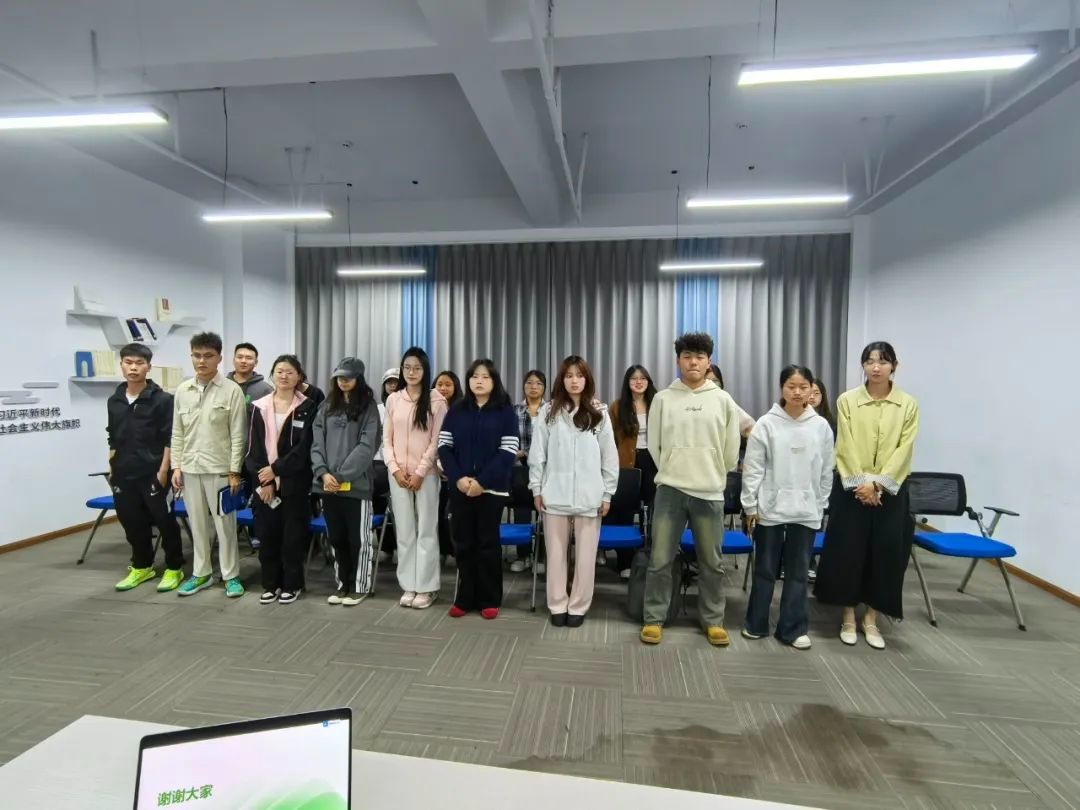 资助育人|2025年“筑梦经管·励学坊”之校内勤工助学技能提升营第五期顺利开展 第 4 张 资助育人|2025年“筑梦经管·励学坊”之校内勤工助学技能提升营第五期顺利开展 第 4 张