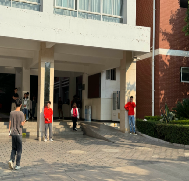 屏幕截图 2025-04-22 221216.png 屏幕截图 2025-04-22 221216.png