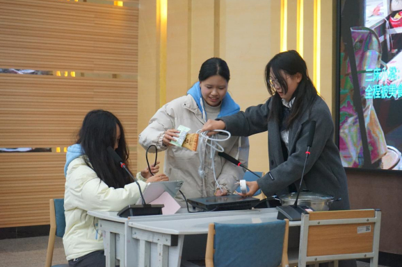 屏幕截图 2025-12-02 192623.png