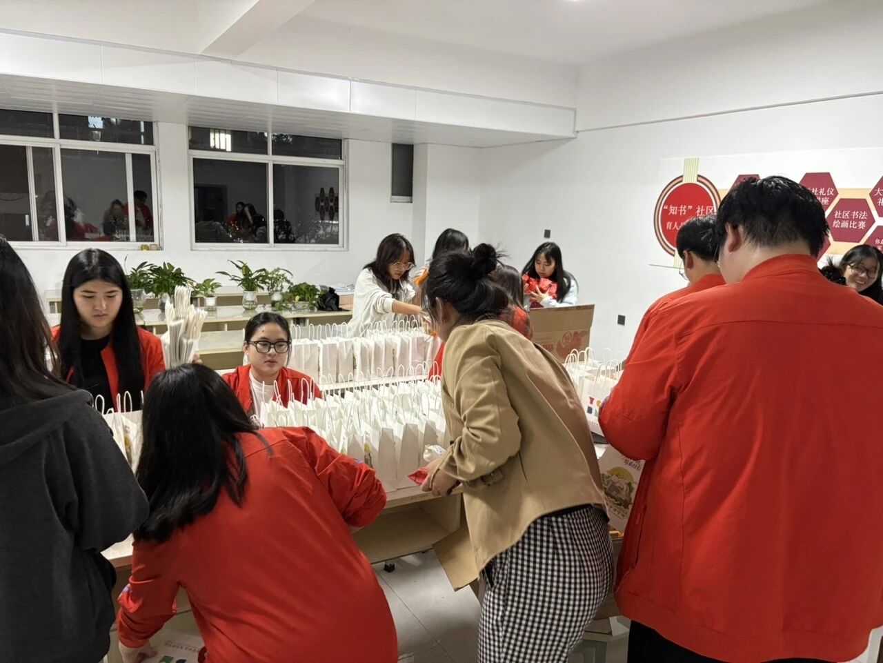 月满华诞情系经管,家国同心筑梦青春 | 财经商贸学院开展双节主题系列活动 第 6 张 月满华诞情系经管,家国同心筑梦青春 | 财经商贸学院开展双节主题系列活动 第 6 张