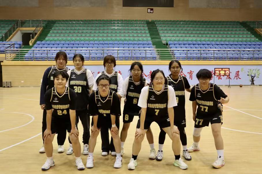 热血逐光，“篮”不住的青春！医学院篮球赛总决赛燃动校园 第 2 张