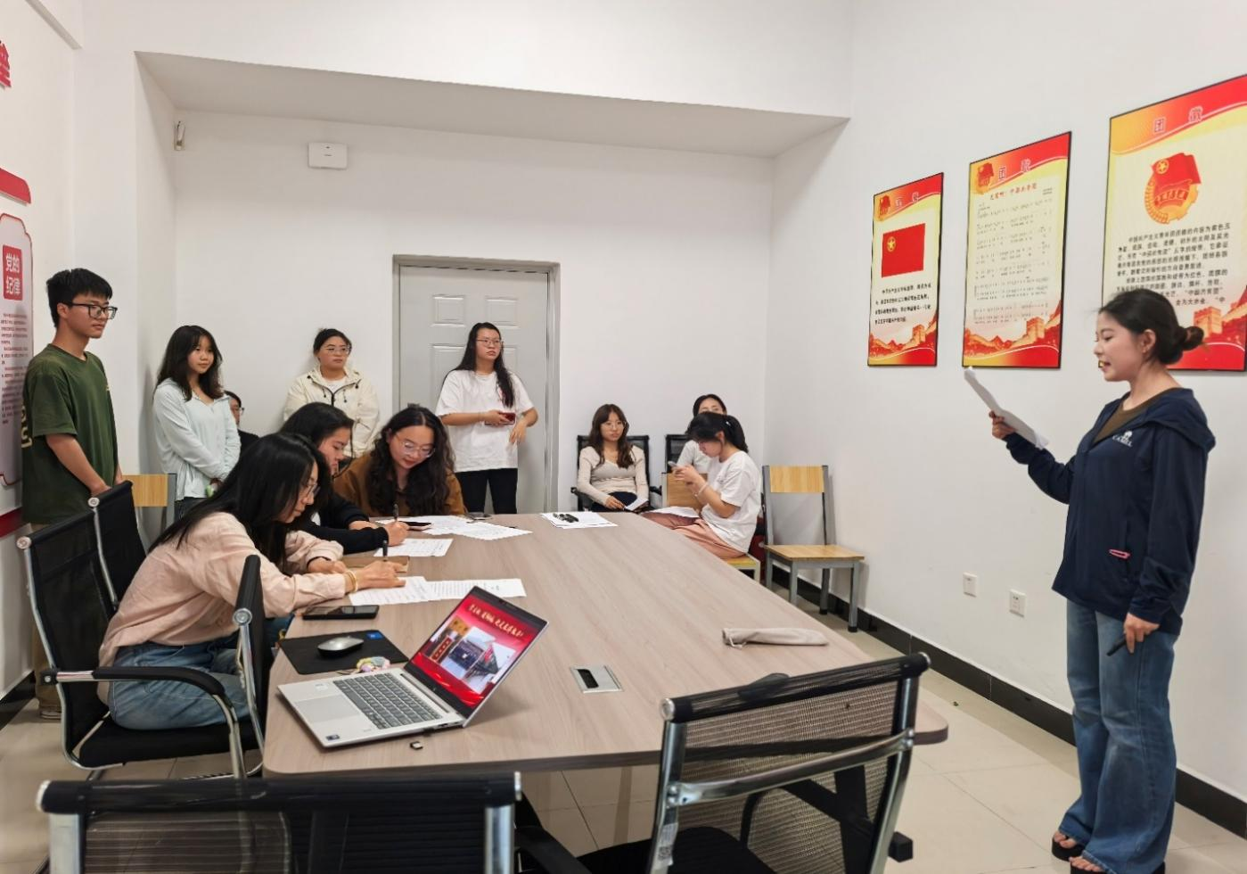 学生社区赋能国防教育｜商学院 “爱我国防”主题演讲比赛圆满落幕 第 1 张