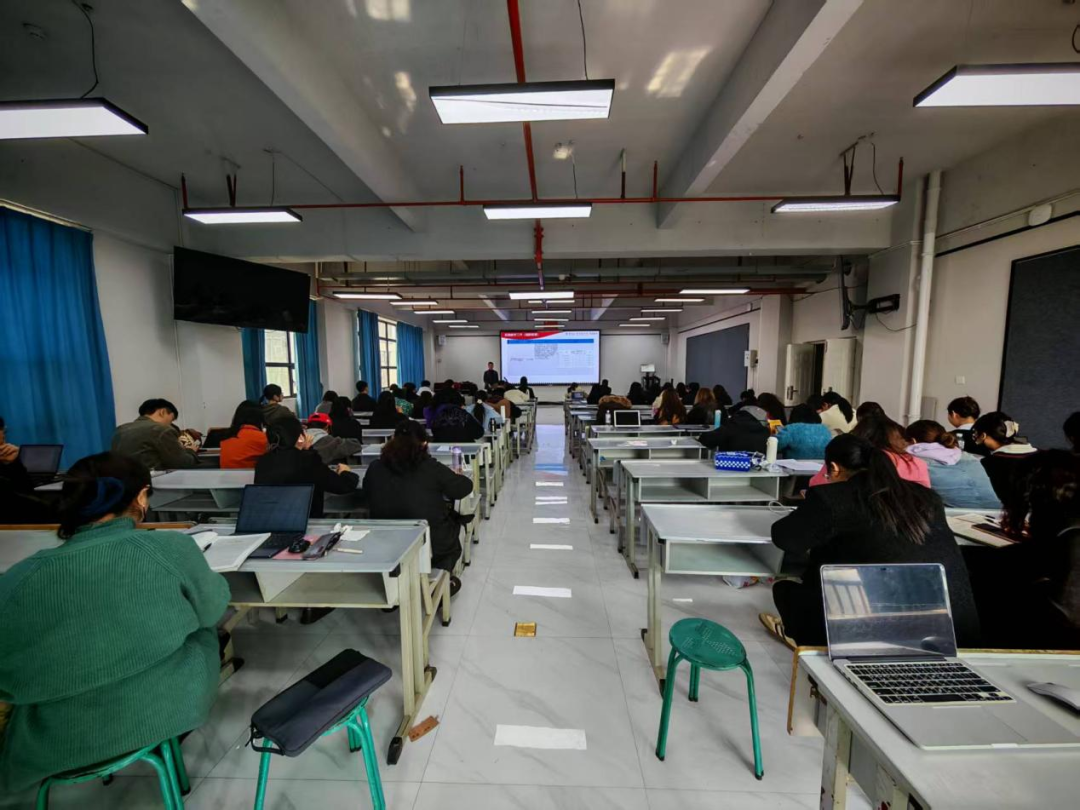 开学工作会议7.png 开学工作会议7.png