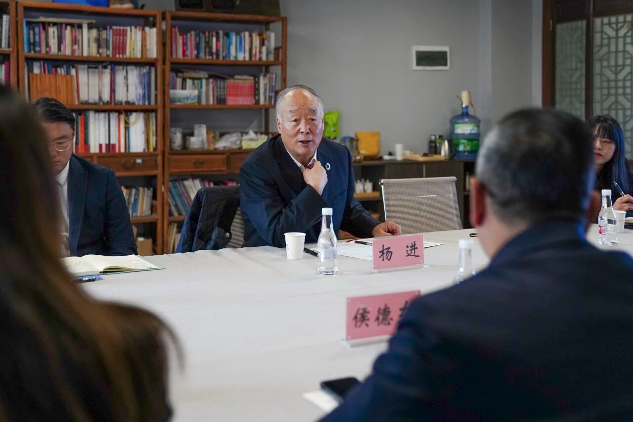 中国常驻联合国教科文组织原大使衔代表杨进教授到访云经管 第 3 张