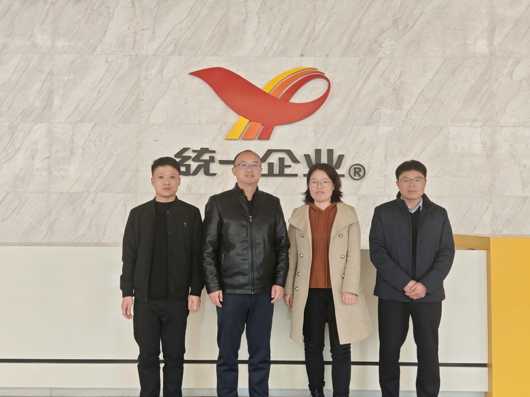 封面照合影留念(1).jpg 封面照合影留念(1).jpg