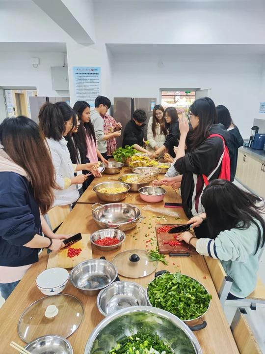 樱你而美 不负韶华｜校园樱花美食节圆满落幕 第 2 张