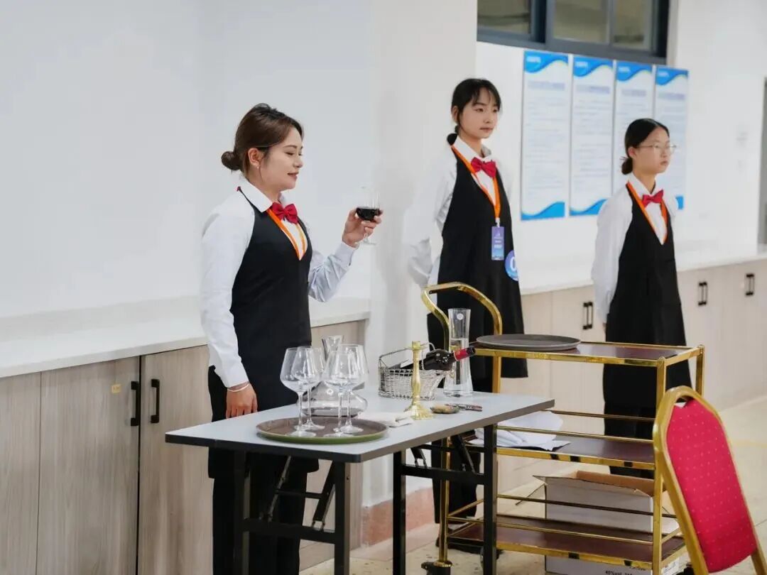 青春榜样说 | 全国两会,财经商贸学院学子在现场! 第 14 张 青春榜样说 | 全国两会,财经商贸学院学子在现场! 第 14 张