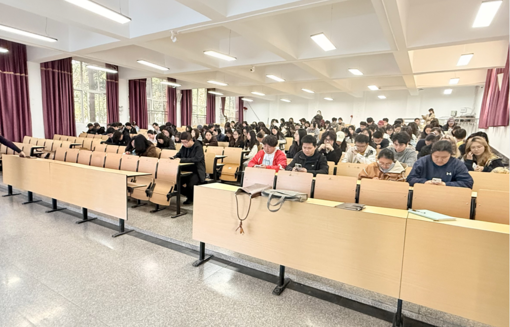 学院资讯 | 拓宽升学路径 助力逐梦远航—财经商贸学院 举办2026届毕业生学历提升专题培训会 第 3 张 学院资讯 | 拓宽升学路径 助力逐梦远航—财经商贸学院 举办2026届毕业生学历提升专题培训会 第 3 张
