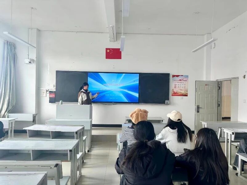 学院资讯 | 财经商贸学院电子商务专业开展2026届毕业生就业指导专题活动:精准规划助力毕业生职场启航 第 1 张 学院资讯 | 财经商贸学院电子商务专业开展2026届毕业生就业指导专题活动:精准规划助力毕业生职场启航 第 1 张