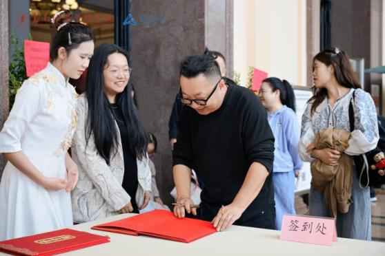 图片6.png 万象映界 艺彩绽放——云南经济管理学院艺术与传媒学院2026“万象·映界”展演今日绽放,双馆共赏艺术盛宴 第 6 张